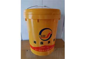 本產(chǎn)品是由潤(rùn)滑油餾分油經(jīng)脫蠟深度精制、蒸餾切割、高真空脫氣等工藝制備而成。本產(chǎn)品適用于各種增壓泵的工作液，如真空冶煉、塑料連續(xù)噴鍍金屬，真空蒸餾及低密度風(fēng)洞裝置等增壓泵的用油。1、性能特點(diǎn)較低的飽和蒸